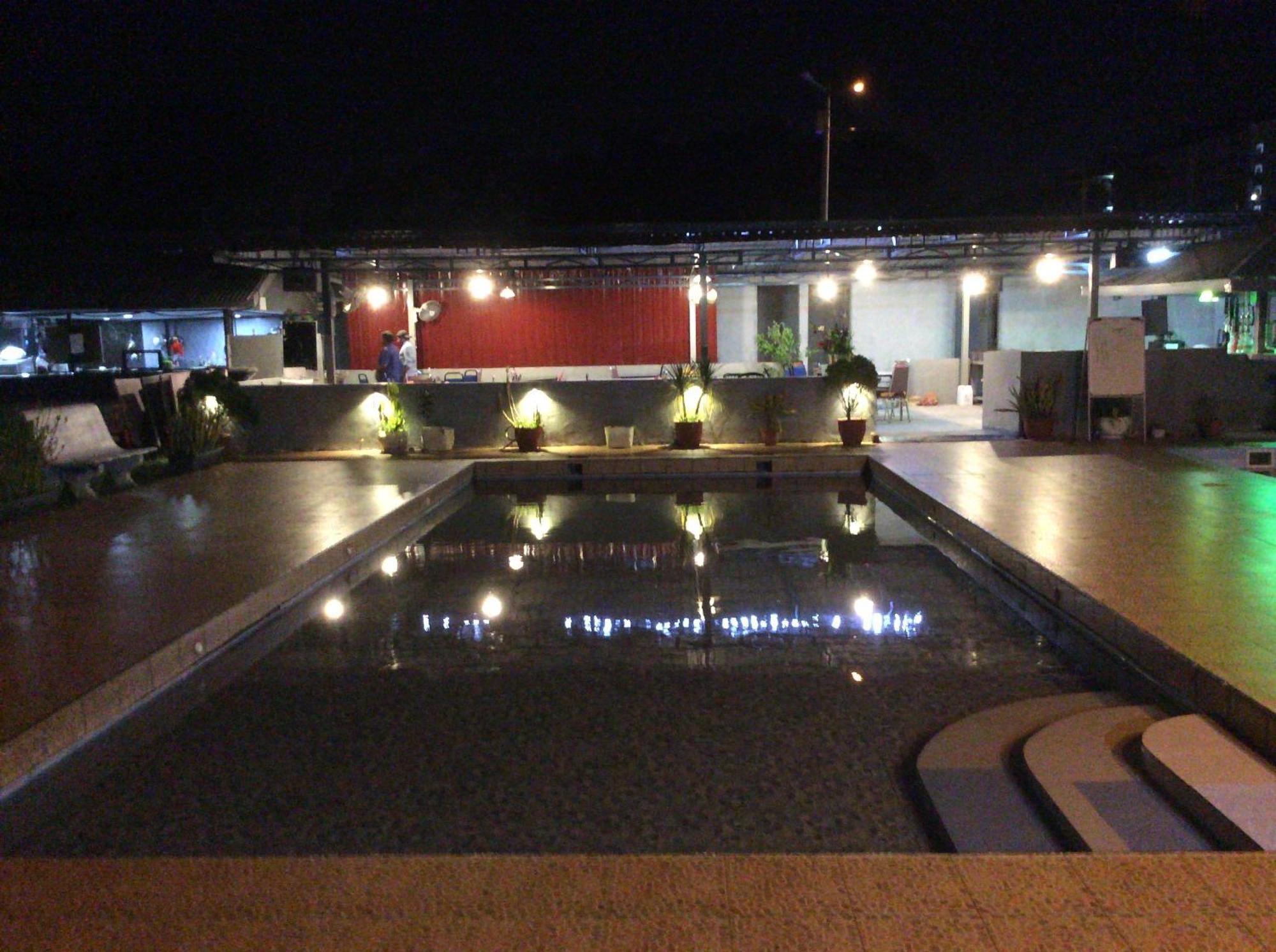 Green Town Hotel And Resort Port Dickson Bagian luar foto