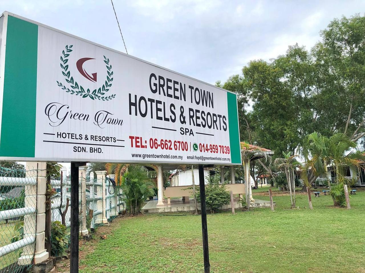 Green Town Hotel And Resort Port Dickson Bagian luar foto